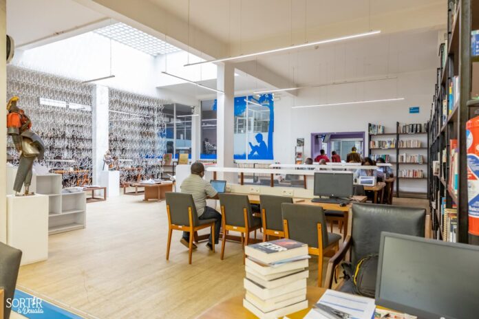 L’Ambassade de France et l’ESJ Lille lancent une formation sur l’intelligence artificielle pour les journalistes camerounais