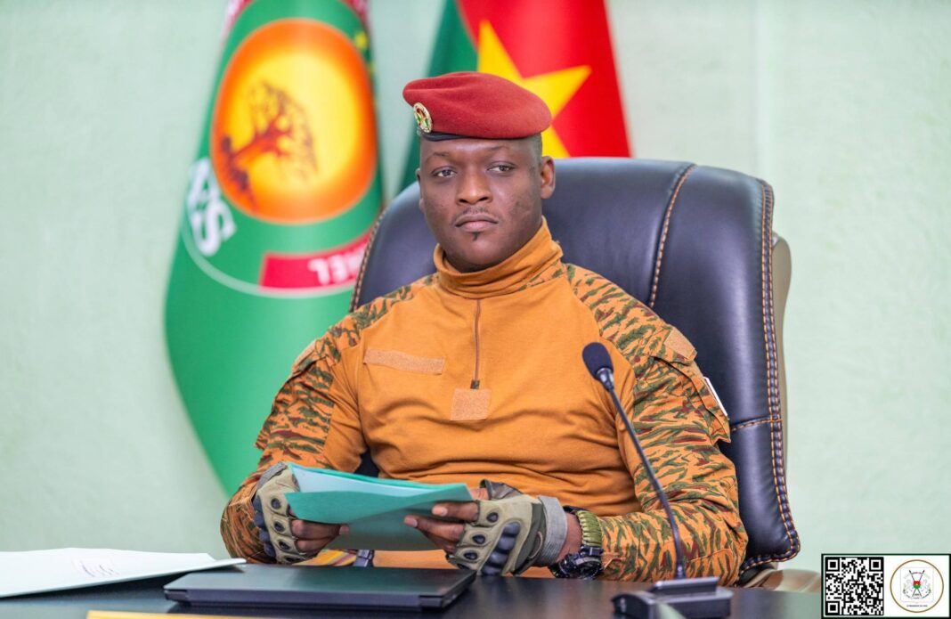 Burkina Faso : l’État impose aux géants télécoms de bâtir localement, au risque de peser sur l’investissement numérique