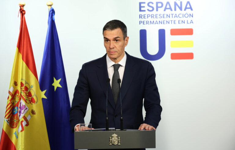 Réseaux sociaux : l’Espagne veut relever l’âge minimum d’accès et tenir les plateformes responsables des contenus illégaux et haineux