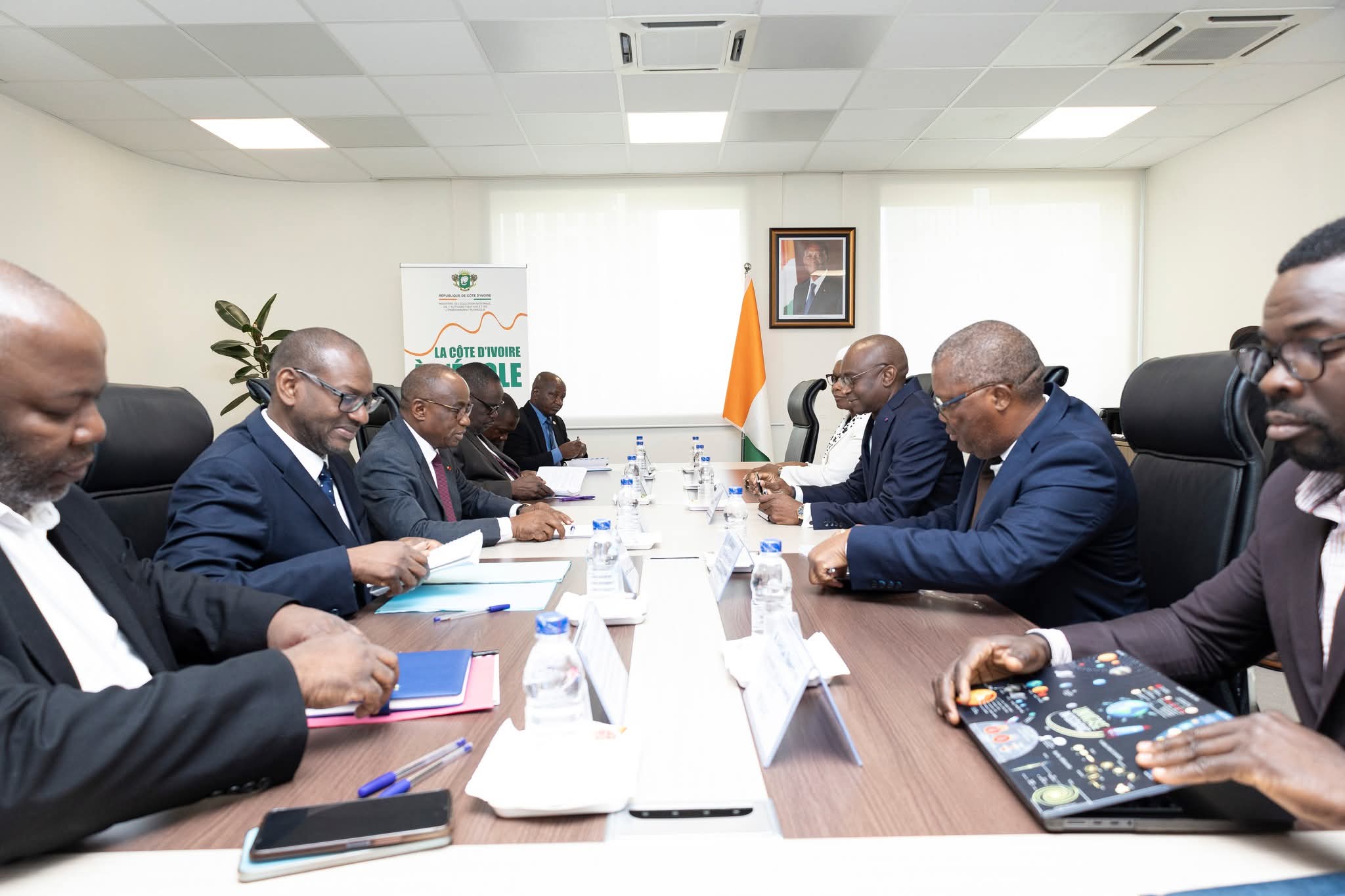 Côte d’Ivoire : 2 projets pour digitaliser le système éducatif sur la table des autorités