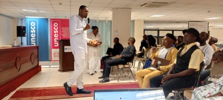 À l’UNESCO de Yaoundé, Beaugas Orain DJOYUM plaide pour la formation des lanceurs d’alerte et des internautes contre la désinformation