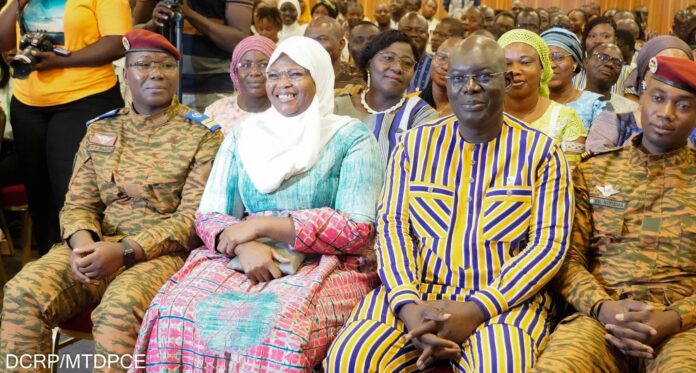 Burkina Faso : « Dɛmɛ Sira », la plateforme qui digitalise l’élan de solidarité nationale Burkina Faso : « Dɛmɛ Sira », la plateforme qui digitalise l’élan de solidarité nationale