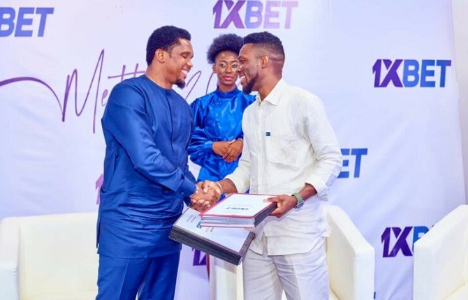 Paris sportifs au Cameroun : quand Samuel Eto’o et Francis Ngannou, modèles de réussite par le travail, prêtent leur image au rêve du gain facile Paris sportifs au Cameroun : quand Samuel Eto’o et Francis Ngannou, modèles de réussite par le travail, prêtent leur image au rêve du gain facile