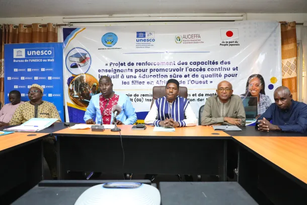 Mali : l’UNESCO équipe huit instituts de formation des maîtres pour accélérer la pédagogie numérique Mali : l’UNESCO
